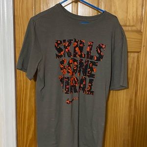 Nike mens athletic shirt (Size XL)